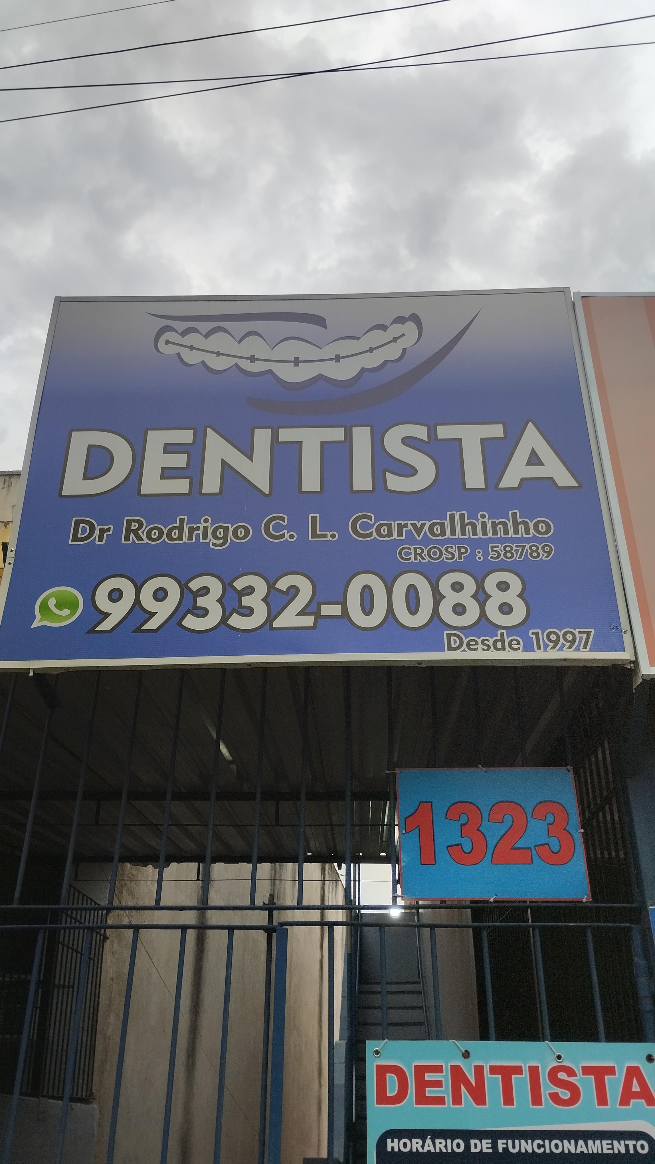 Dentista Dr. Rodrigo C. L. Carvalhinho